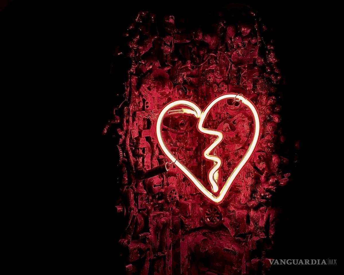 $!¿Puede el corazón realmente romperse? Descubre el síndrome del corazón roto