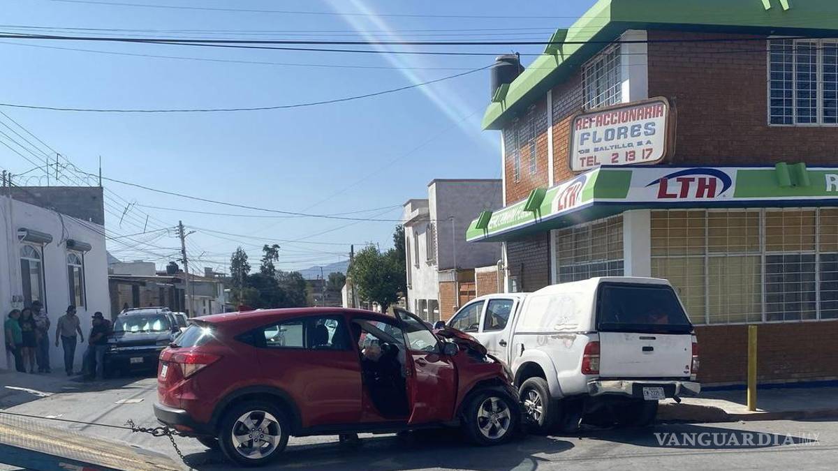 Choque en la colonia Topochico genera caos vial por más de 40 minutos