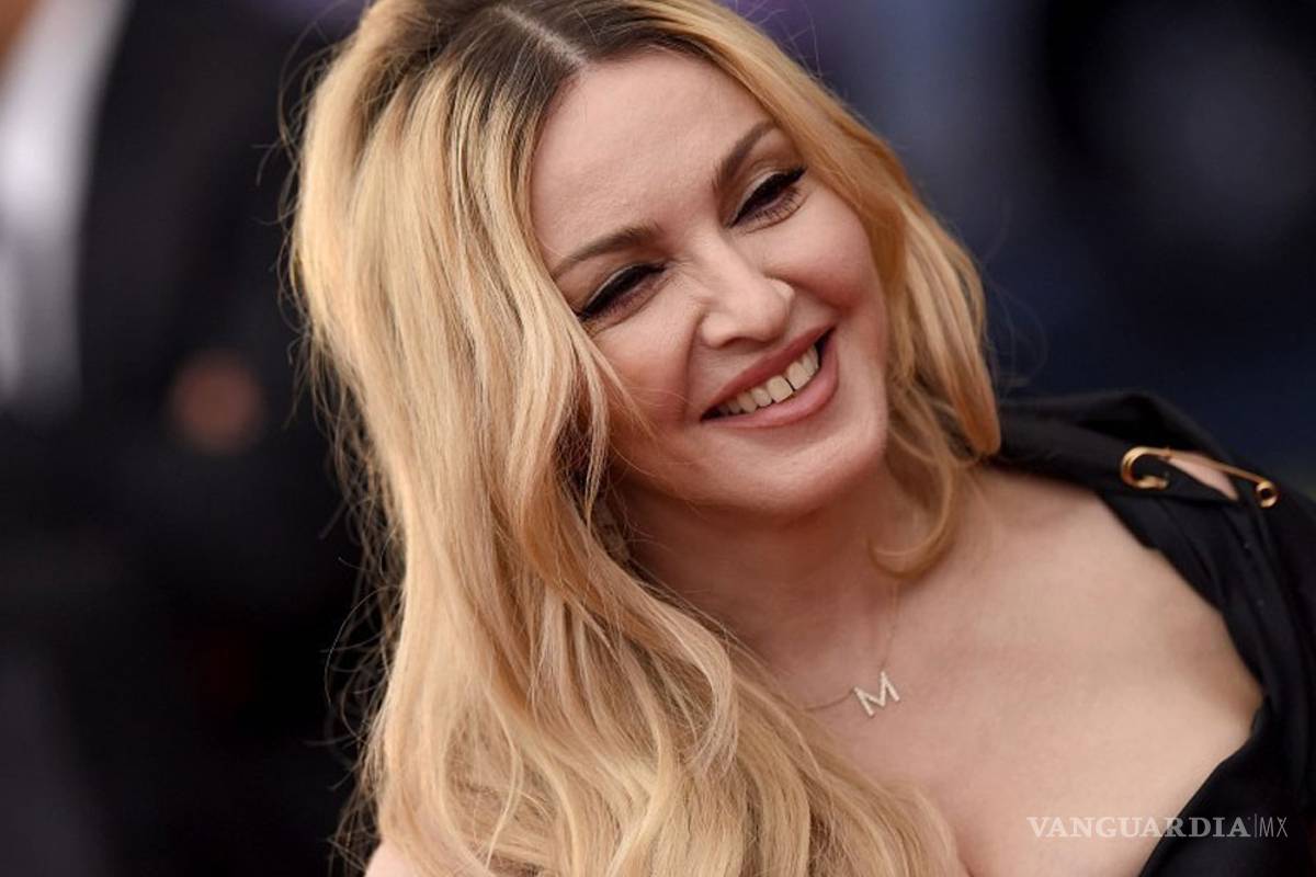 Madonna desnudó a una menor en un show, la acusan de ataque sexual