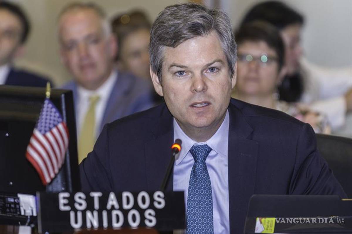 Impone Donald Trump sanciones a 13 altos funcionarios de Venezuela