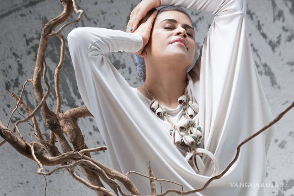 Eugenia León le canta ‘las mañanitas’ a Saltillo por sus 441 años