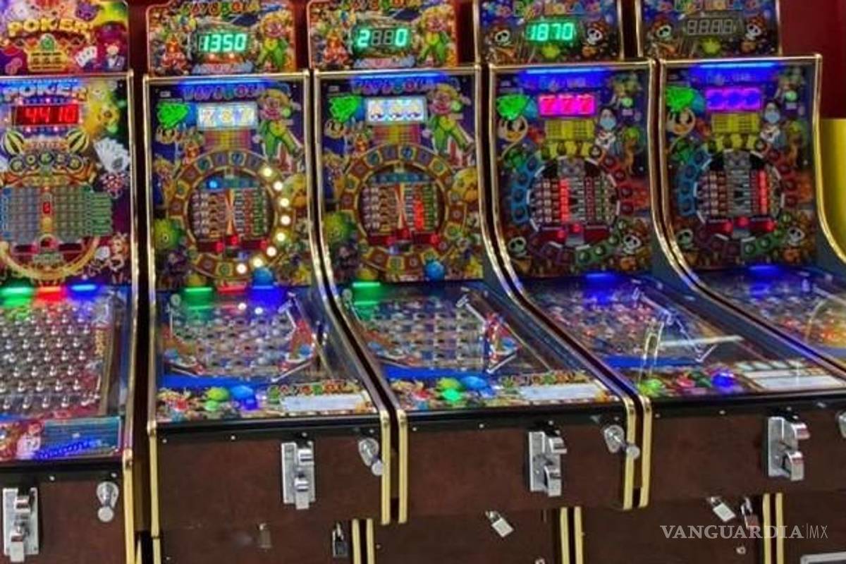 Juez declara inconstitucional la reforma de AMLO que prohibió los casinos con máquinas tragamonedas