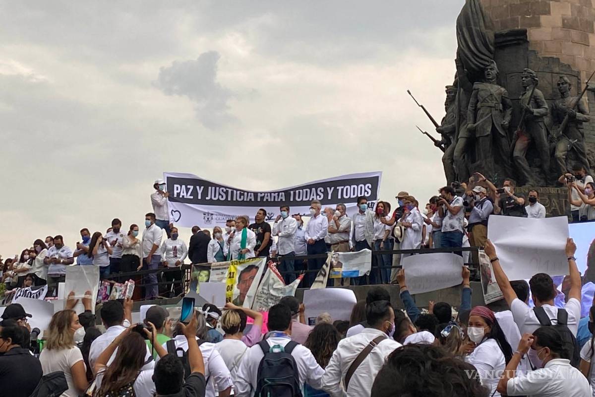 Marchan para exigir justicia por el asesinato de 3 hermanos en Guadalajara