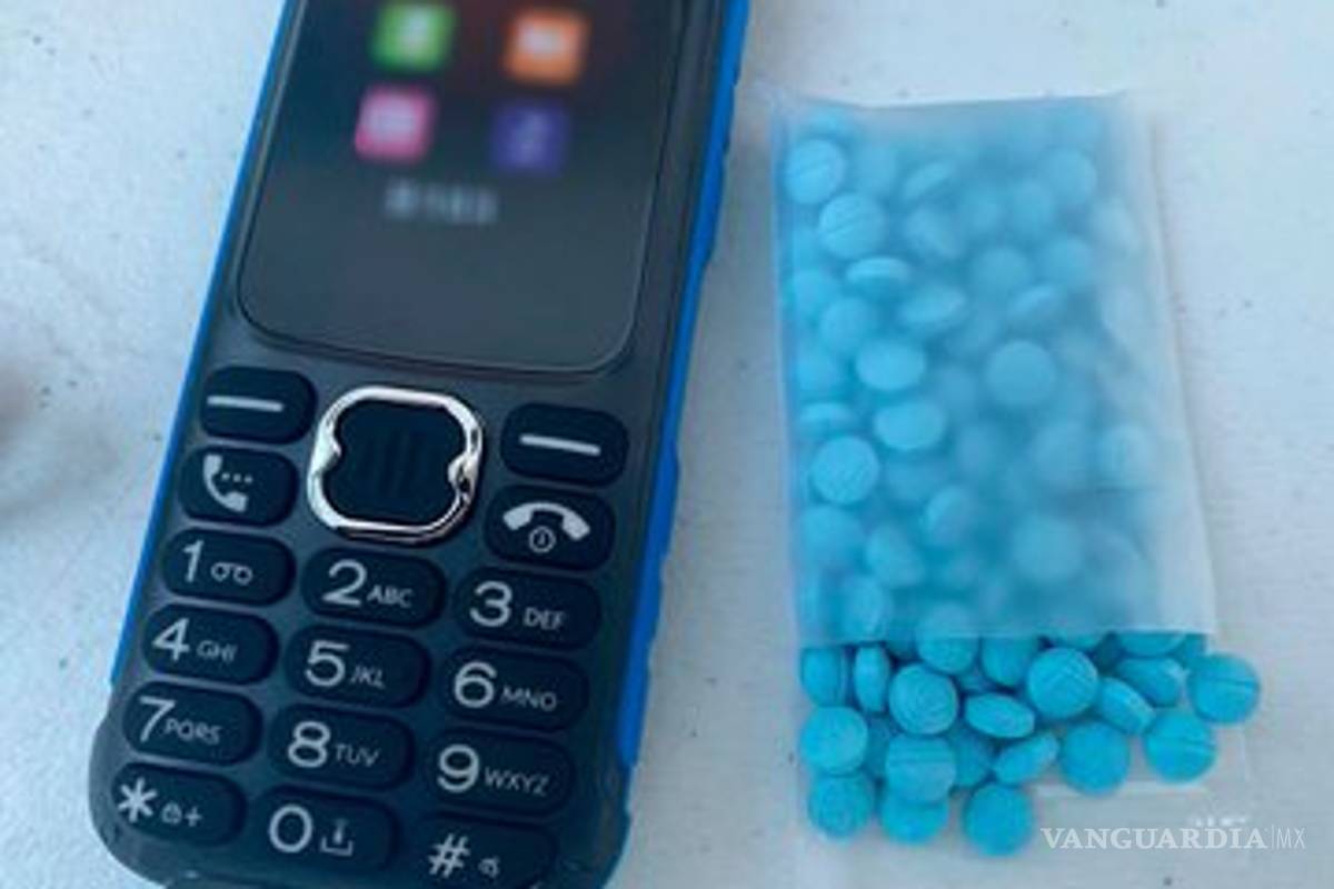 Hallan 200 pastillas de fentanilo ocultas en un celular, en Tijuana