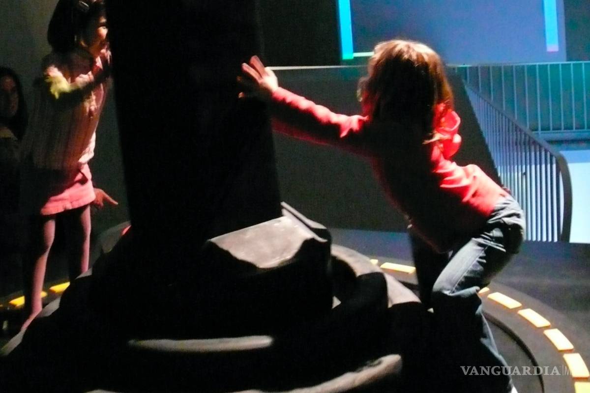 Joystick gigante de poco mas de 2 metros es incluido en el libro Guinness de récords mundiales