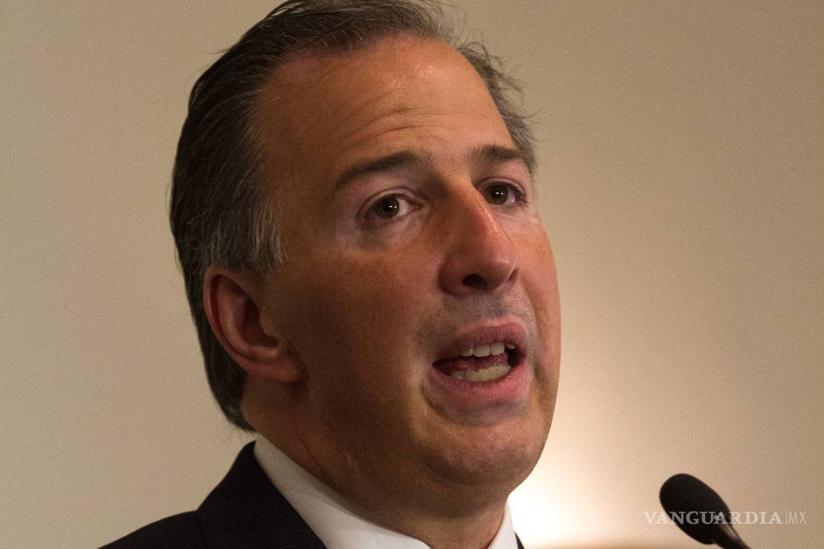 Apoya Meade el combate de las fake news