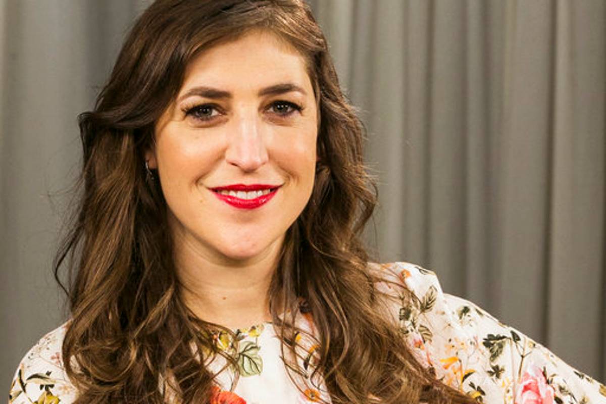 Mayim Bialik arrepentida por su artículo sobre Weinstein
