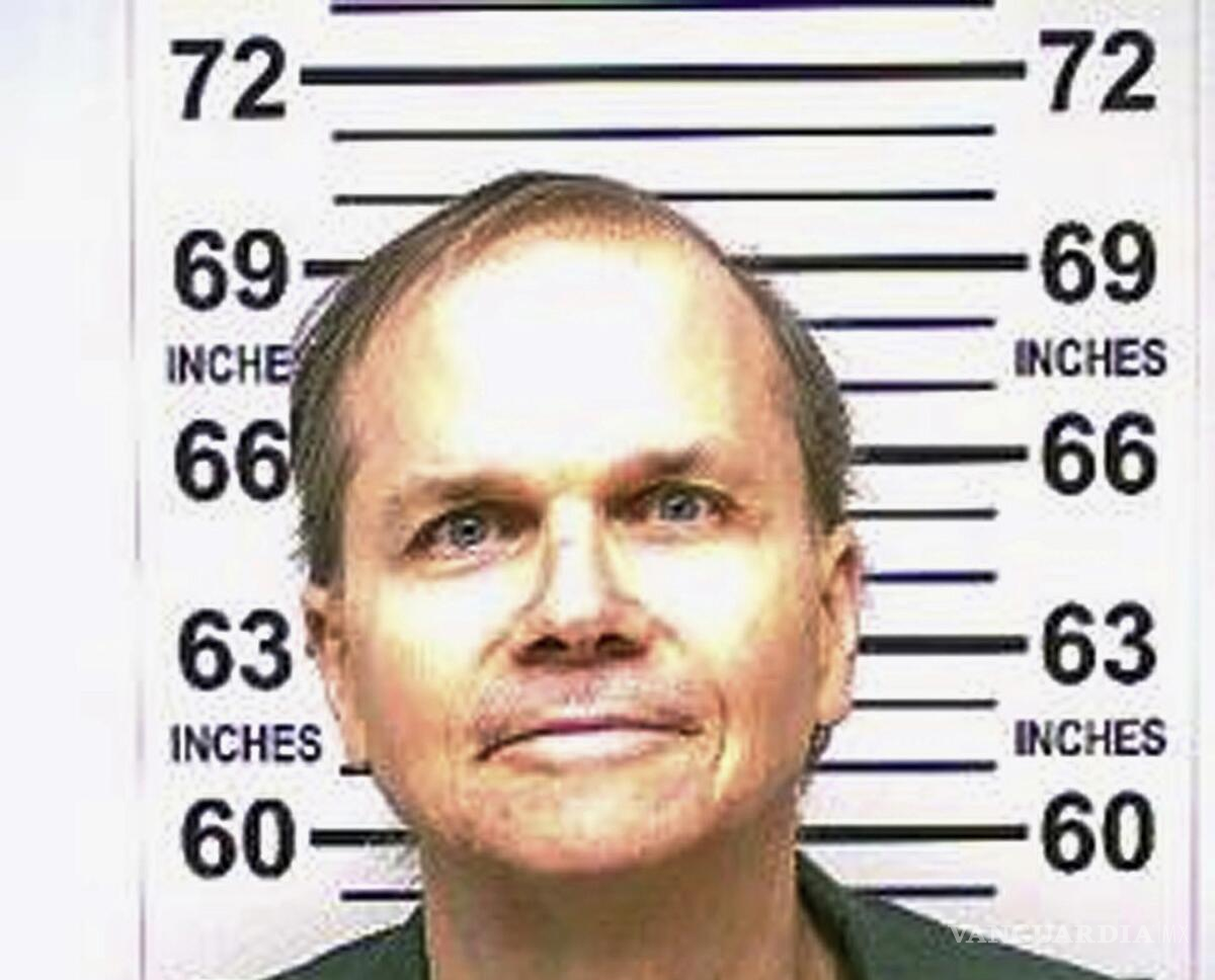 $!La investigación policial determinó que Mark David Chapman fue el único responsable del asesinato de John Lennon