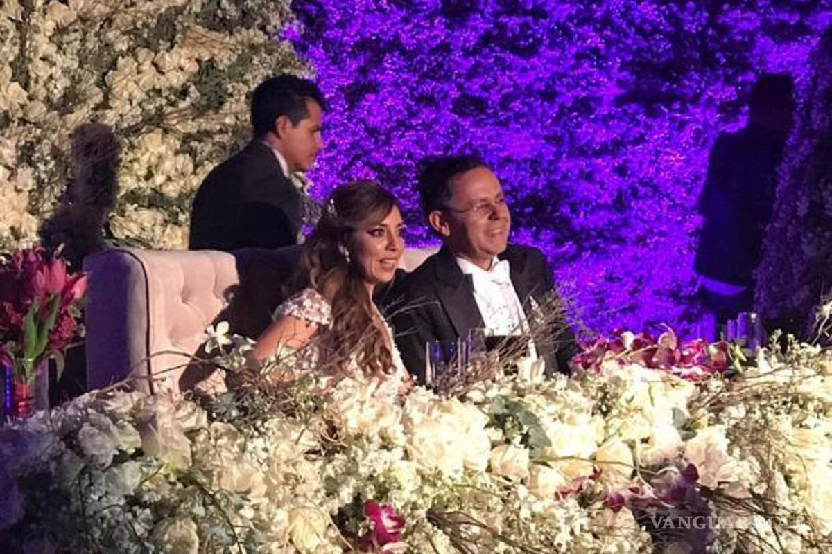 Se casa ‘mano derecha’ de AMLO en Puebla; acude Presidente electo y cúpula de Morena