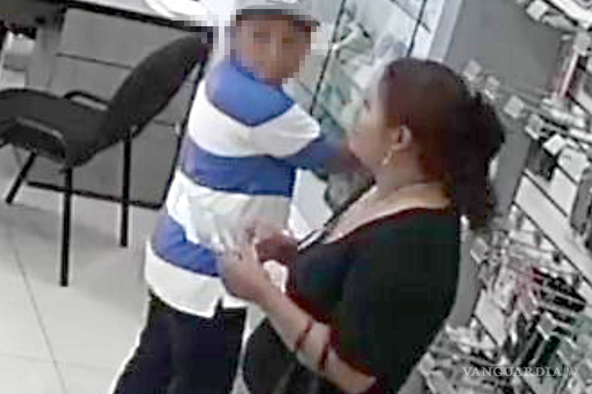 Usa a menor para robar celular en Saltillo; la exhiben en video