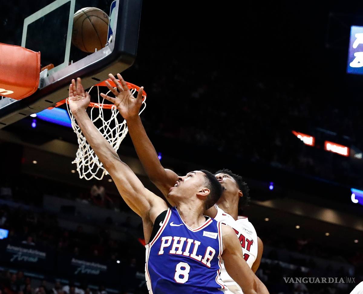 $!Se 'extingue' una llama del 'calor' de Miami: Dwayne Wade juega su último partido con el Heat