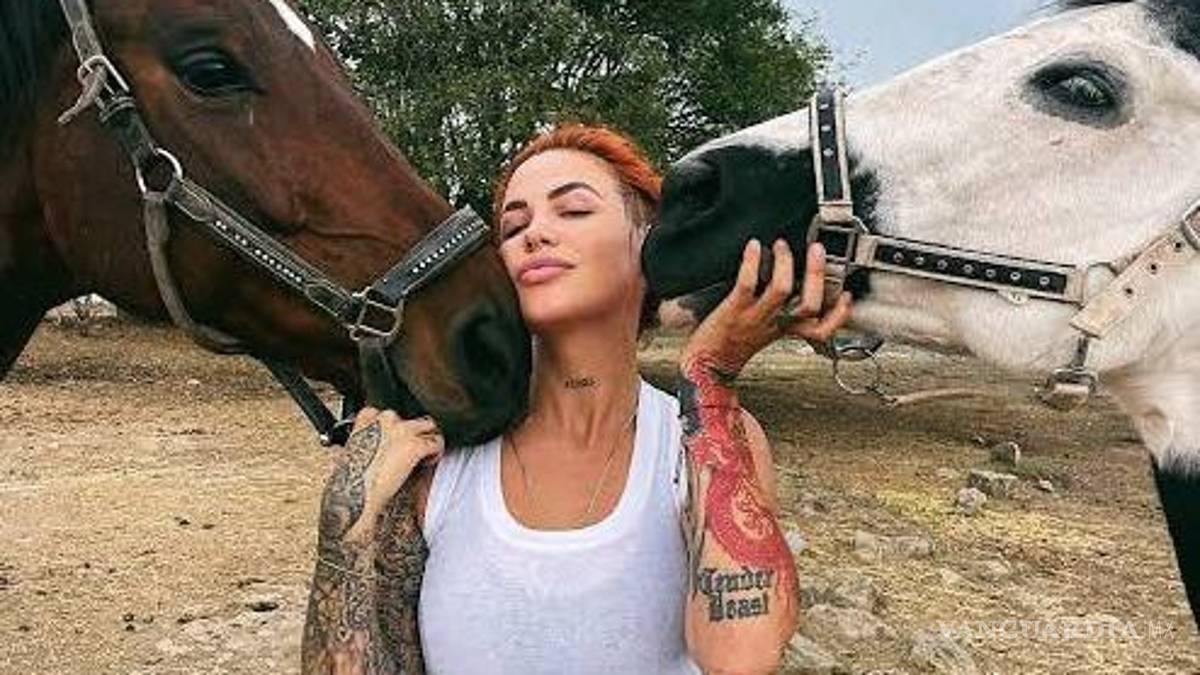 Falleció la activista Elena Larrea, defensora de caballos y animales de granja, a los 30 años