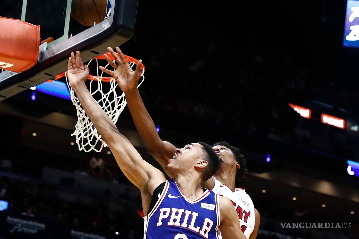 $!Se 'extingue' una llama del 'calor' de Miami: Dwayne Wade juega su último partido con el Heat