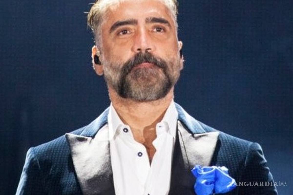 ¿Ya viste a Alejandro Fernández metiéndose un ‘pericazo’ en pleno concierto?