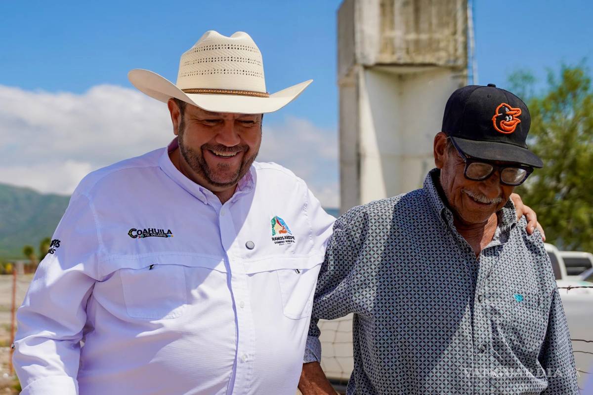 $!La inversión fue de 195 mil pesos, aplicada en 30 baterías, 60 terminales de cobre estañado y la instalación en cada casa.