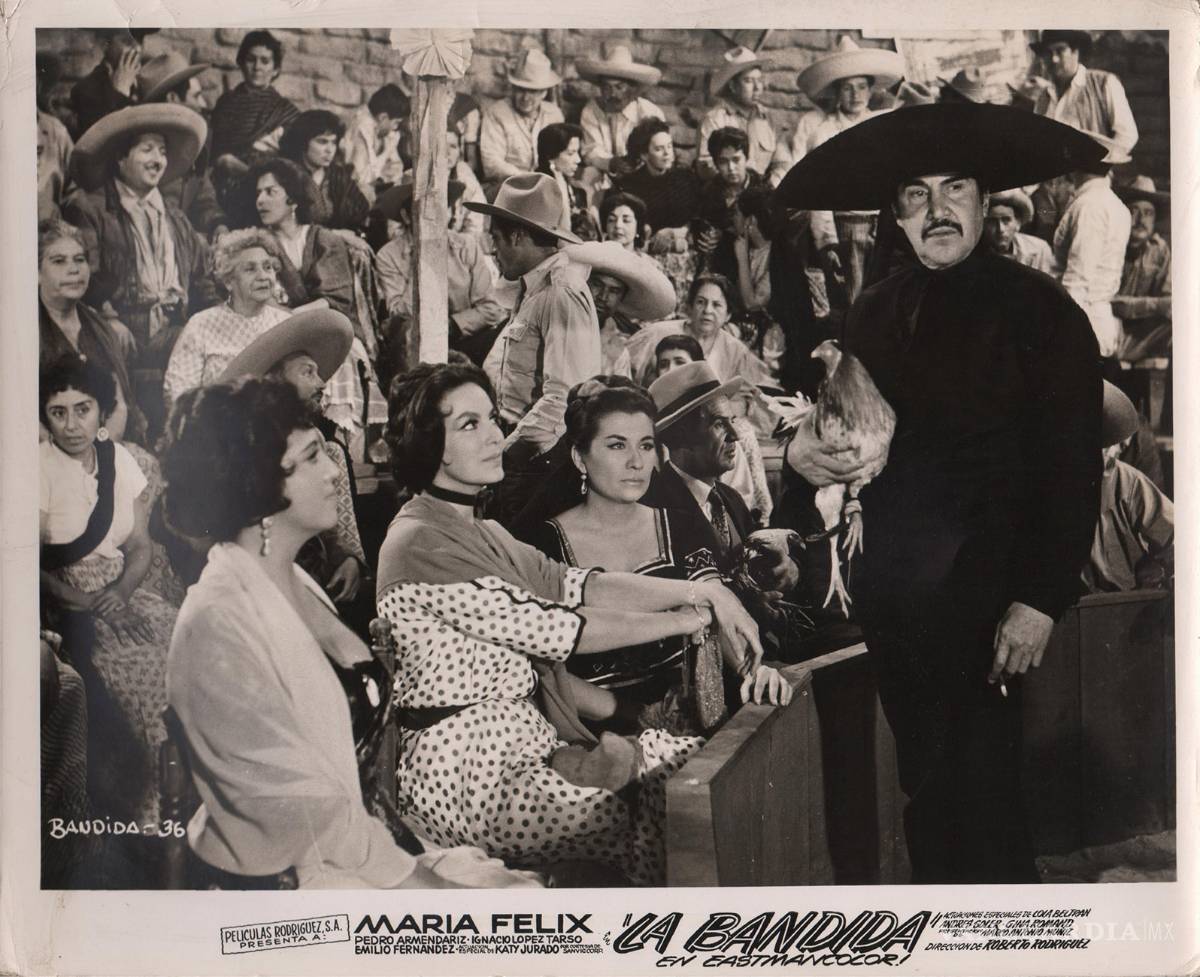 $!Exhiben vestido de María Félix en Nuevo León