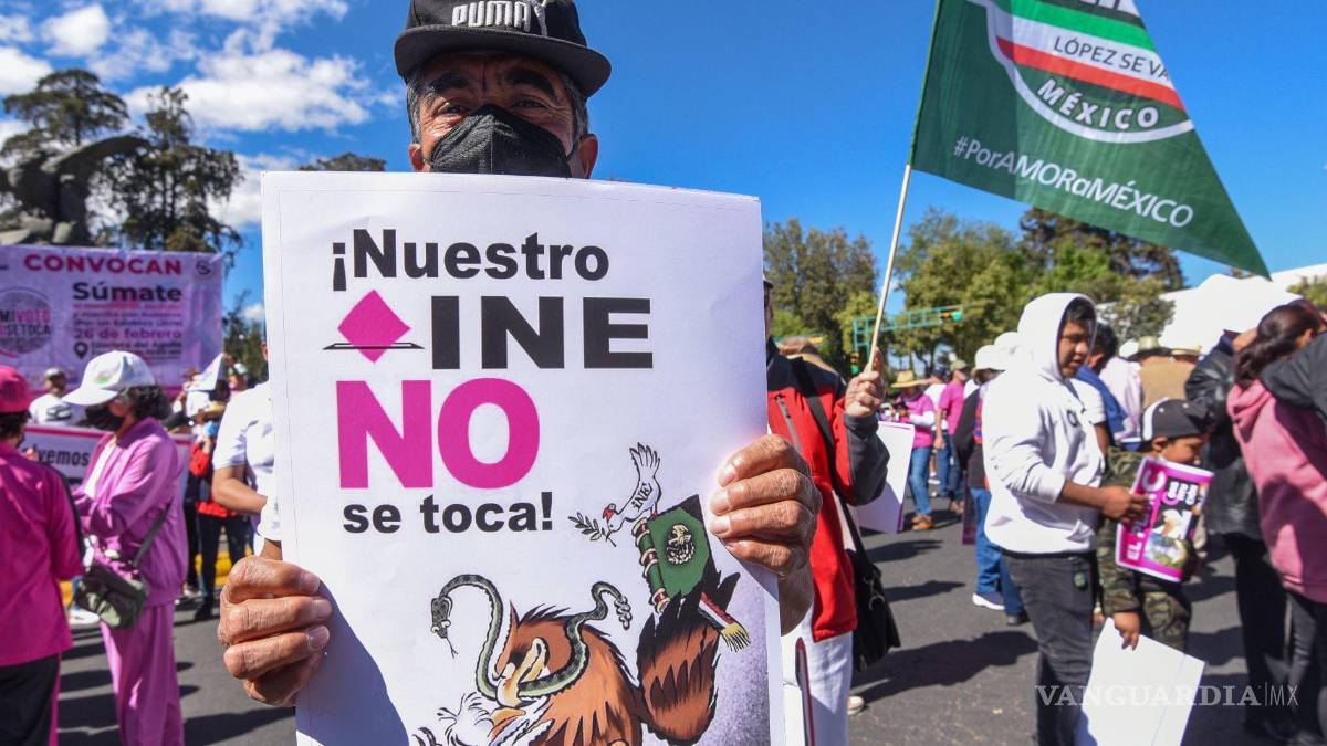 Así toman las calles y plazas miles de mexicanos para defender al INE (Fotos)