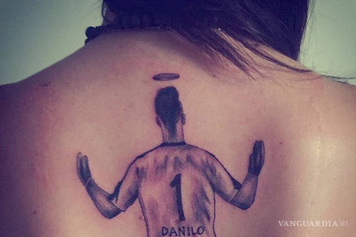 "Para siempre en mi corazón": hermana del portero del Chapecoense se hace tatuaje en su memoria