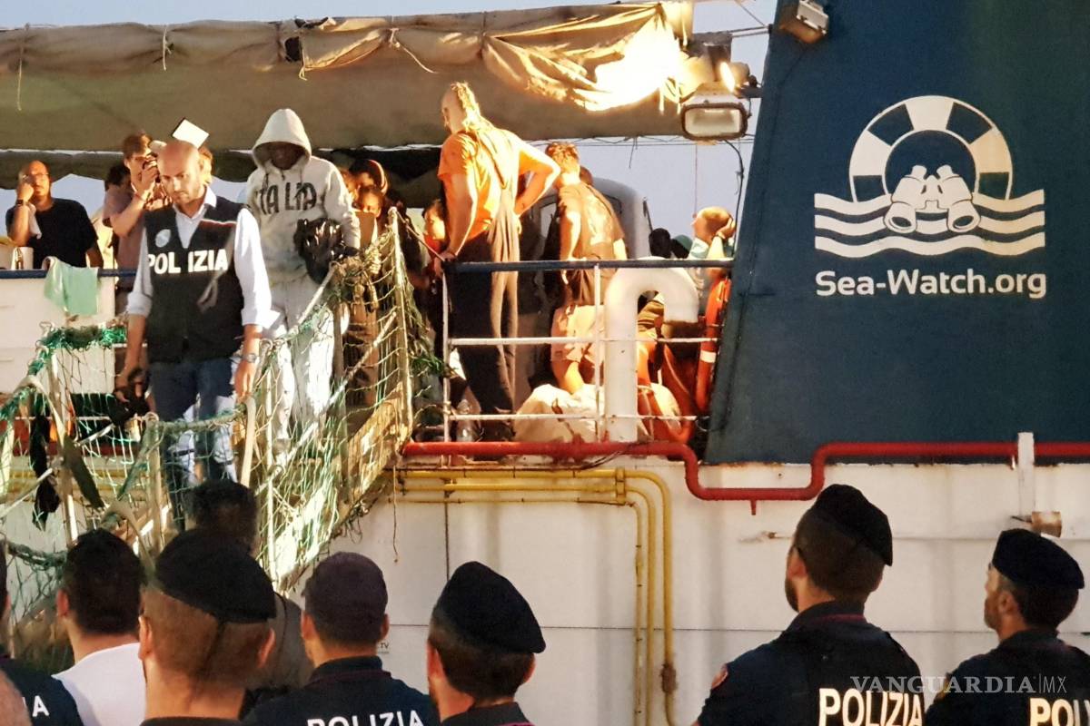 Con 40 inmigrantes y tras permanecer 17 días en el mar, Sea Watch 3 desembarca en Lampedusa y su capitana es detenida