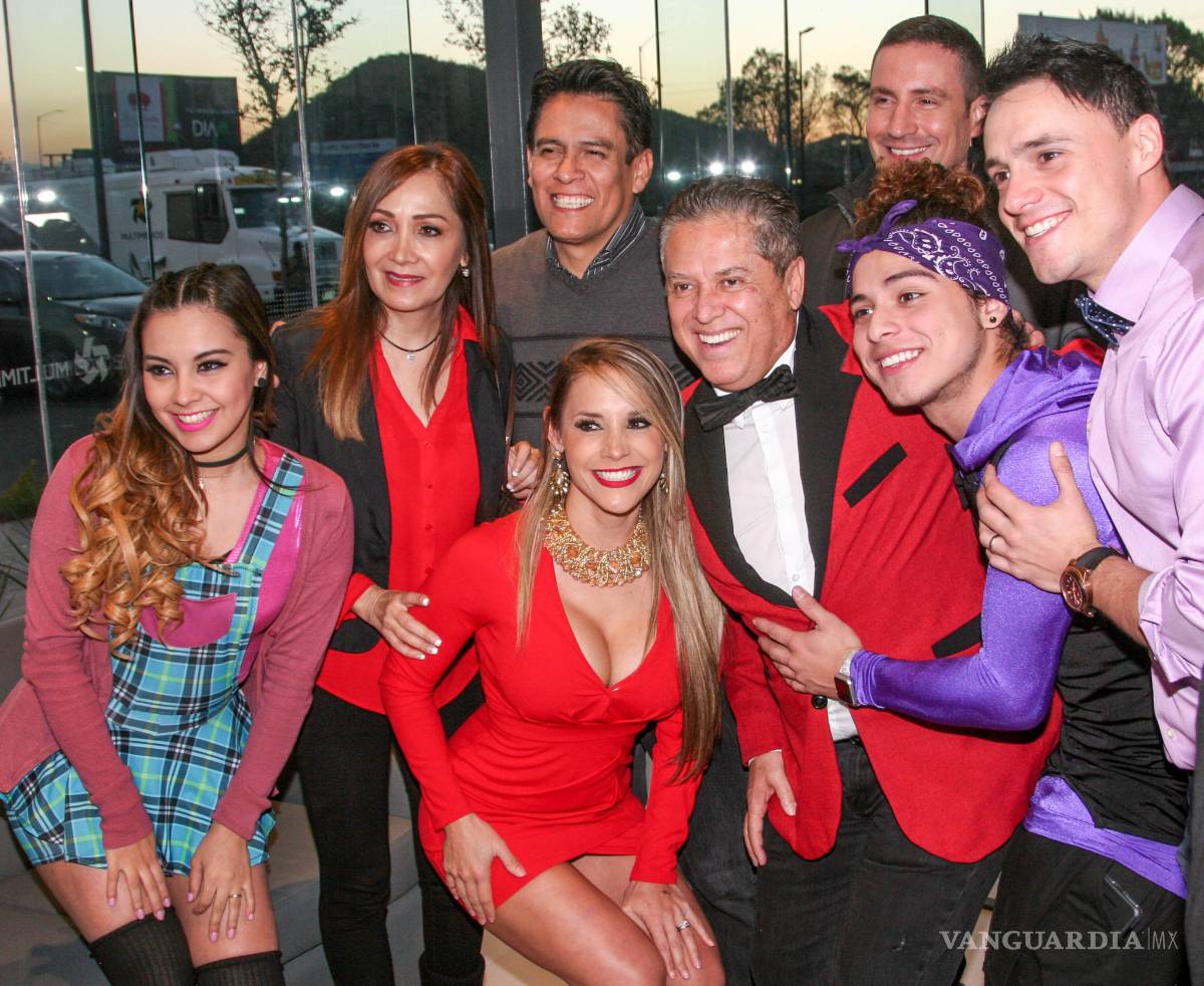 $!Chavana y Mario Bezares dan el banderazo de Multimedios en Saltillo