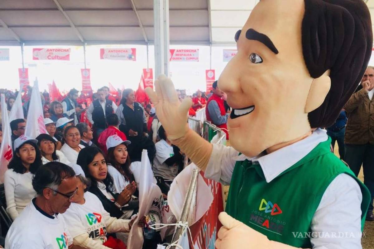 'Dr Midi', la botarga que anima los mítines de José Antonio Meade