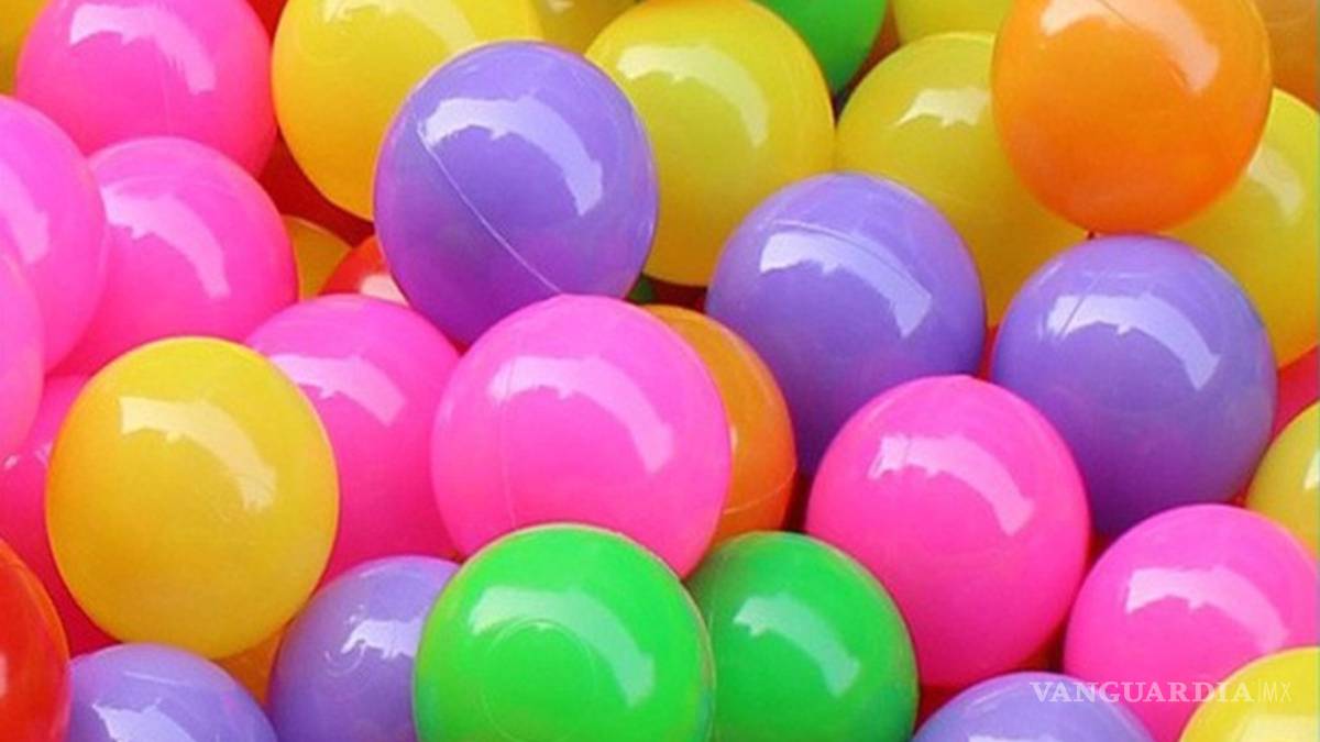 Guardias de la Universidad Autónoma de Coahuila donan juguetes a niños de Ramos Arizpe