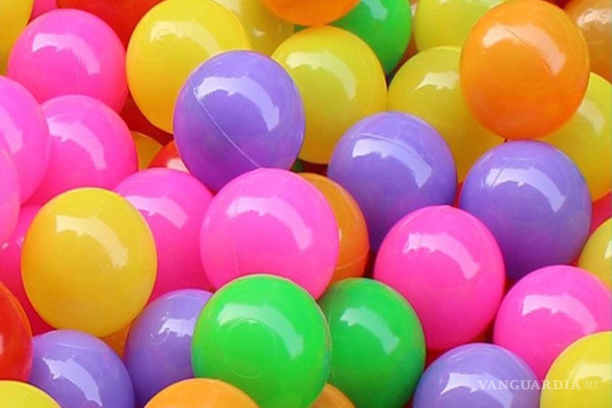 Guardias de la Universidad Autónoma de Coahuila donan juguetes a niños de Ramos Arizpe