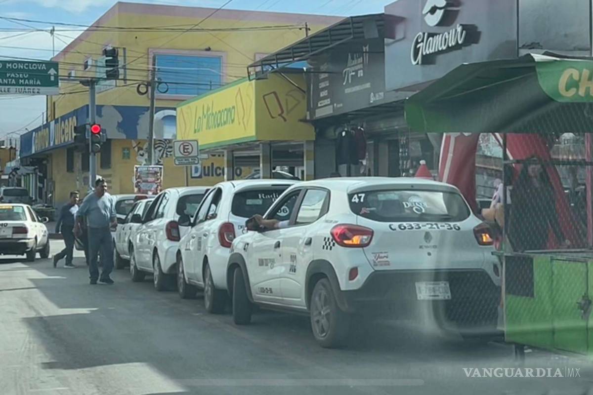 Aumentan quejas por cobros excesivos en taxis de Monclova