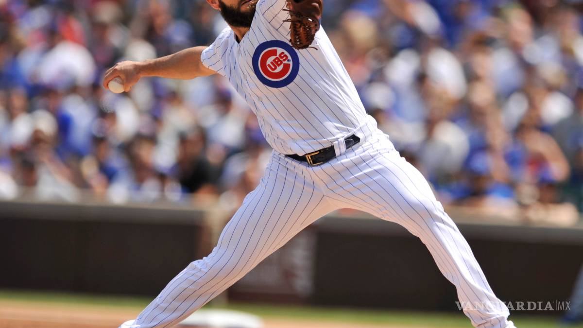 Arrieta pone orden contra Toronto