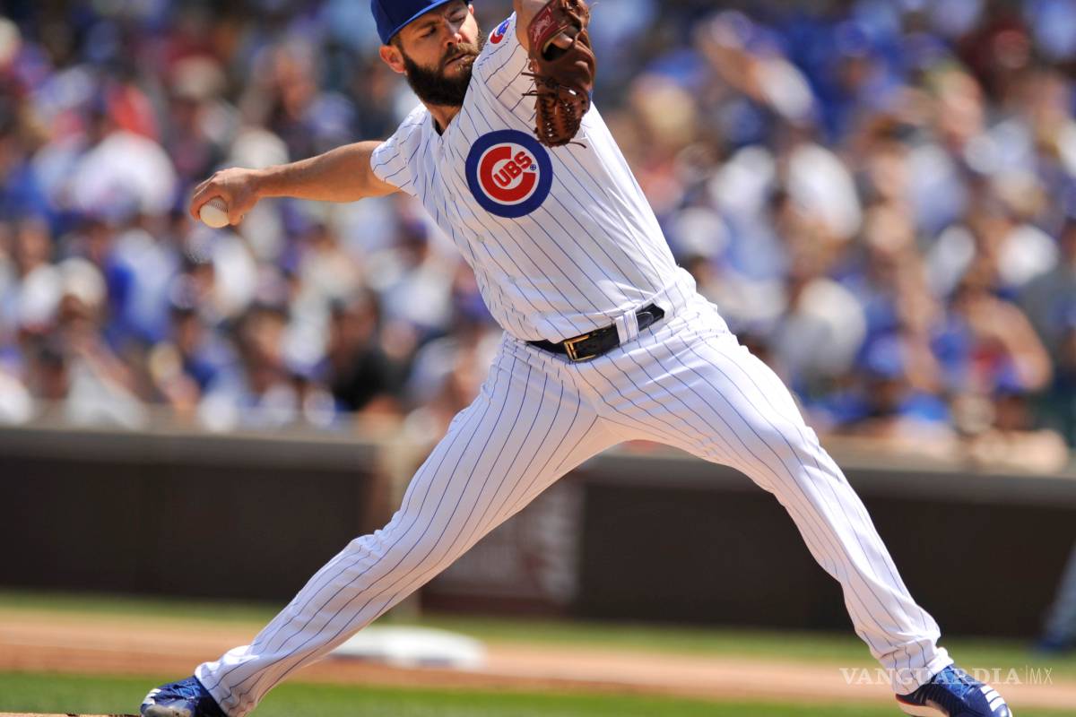 Arrieta pone orden contra Toronto