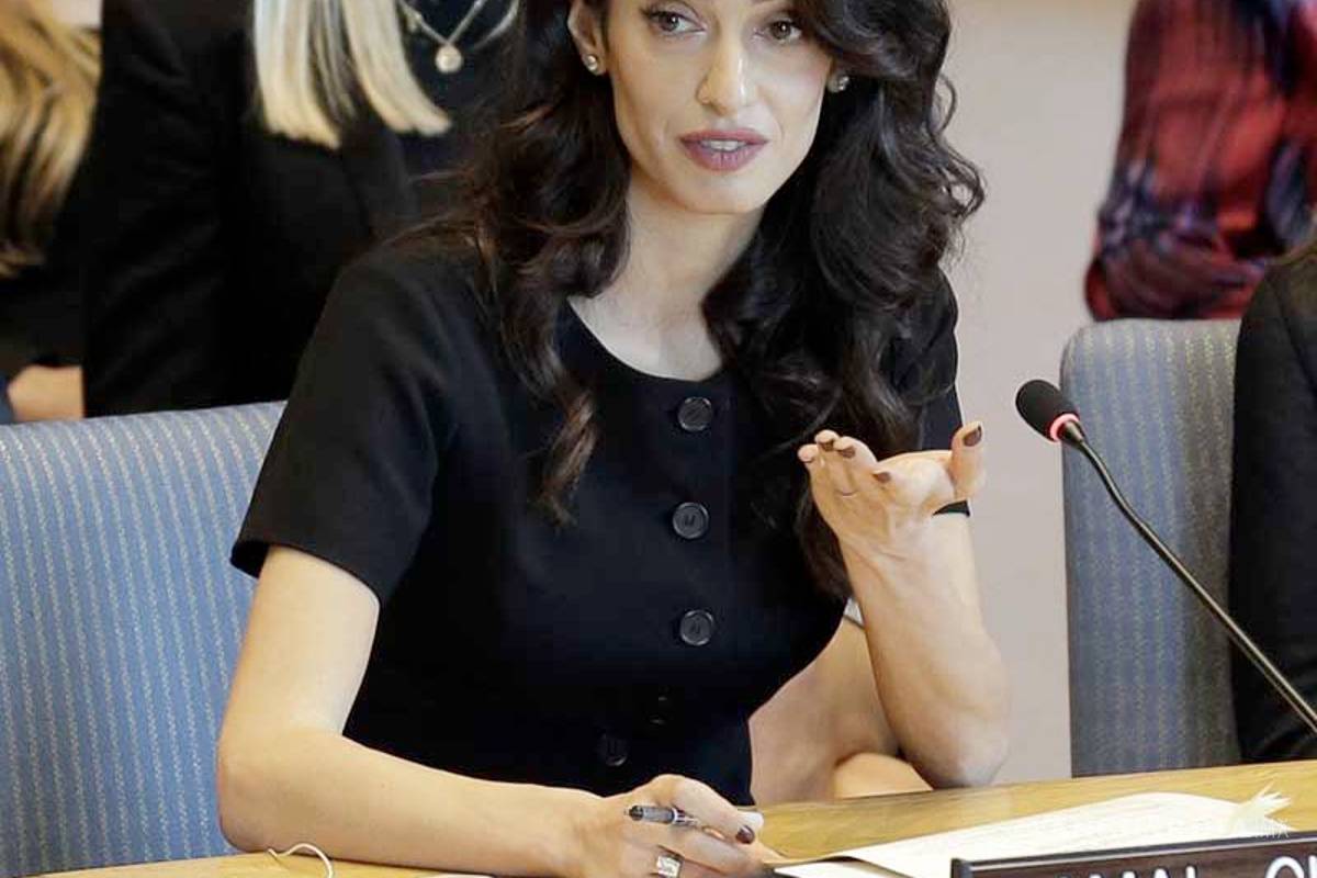 Amal Clooney pide que la ONU tenga poder para investigar muerte de periodistas