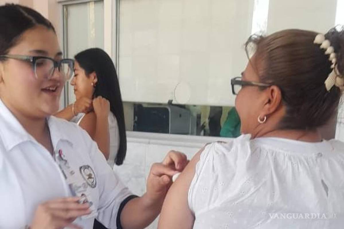 Refuerza IMSS Coahuila vacunación gratuita contra la influenza para proteger a la población