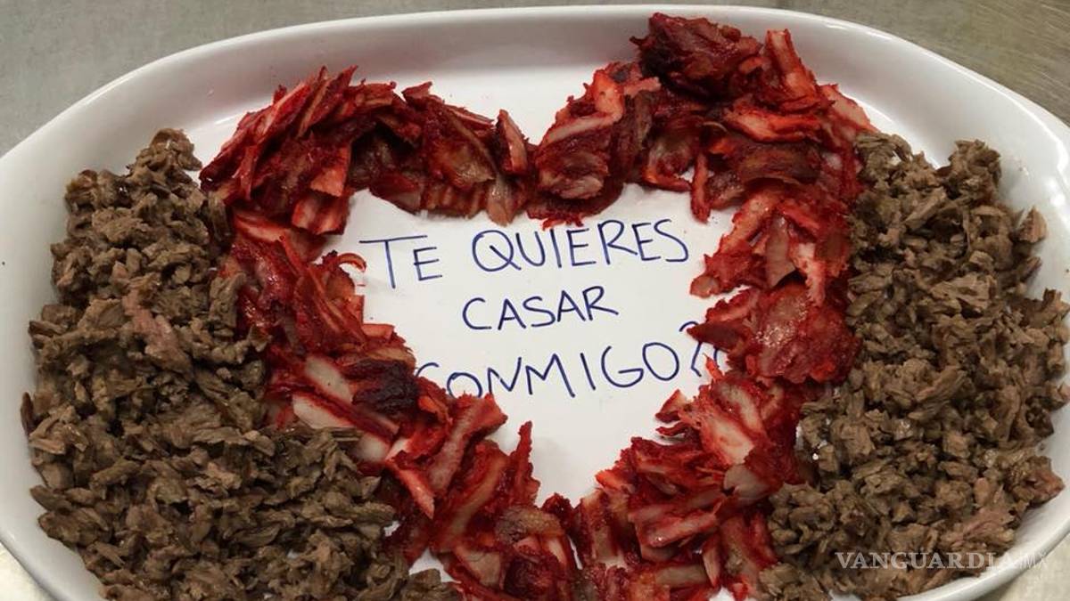 Historia de amor: Le pide matrimonio en taquería de Saltillo