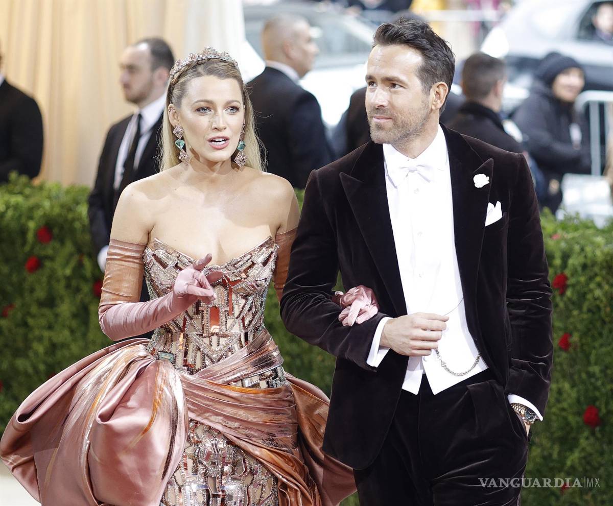 $!Blake Lively y Ryan Reynolds a su paso por la alfombra roja