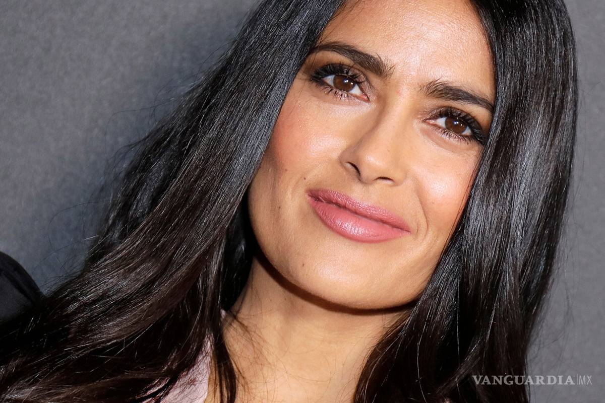 Es Salma Hayek más rica que la reina Isabel