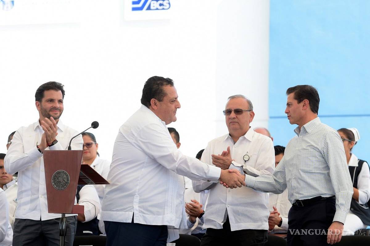 Peña Nieto lo vuelve a hacer: tiene resbalón y las redes no lo perdonan