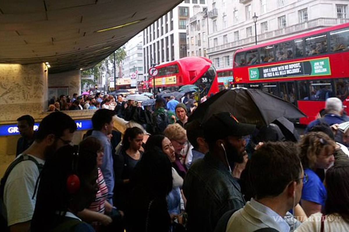 $!Gran corte de energía golpea a Gran Bretaña: apagones en hogares, aeropuertos, semáforos y trenes de todo el país