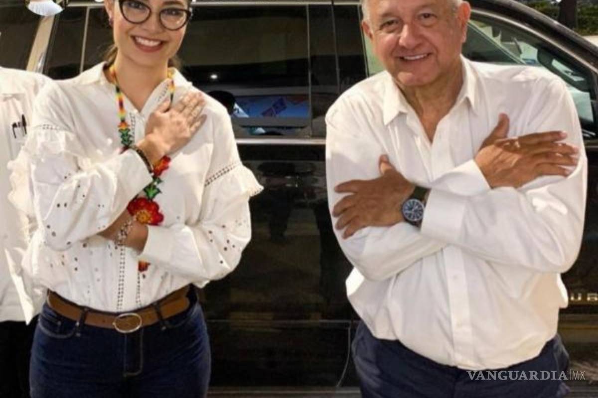 Geraldine Ponce es acosada y amenazada por foto con AMLO