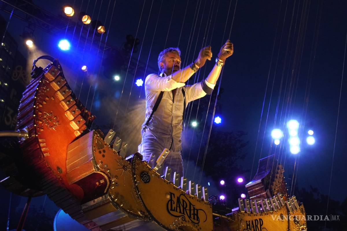 William Close fusiona la escultura y la arquitectura con la música