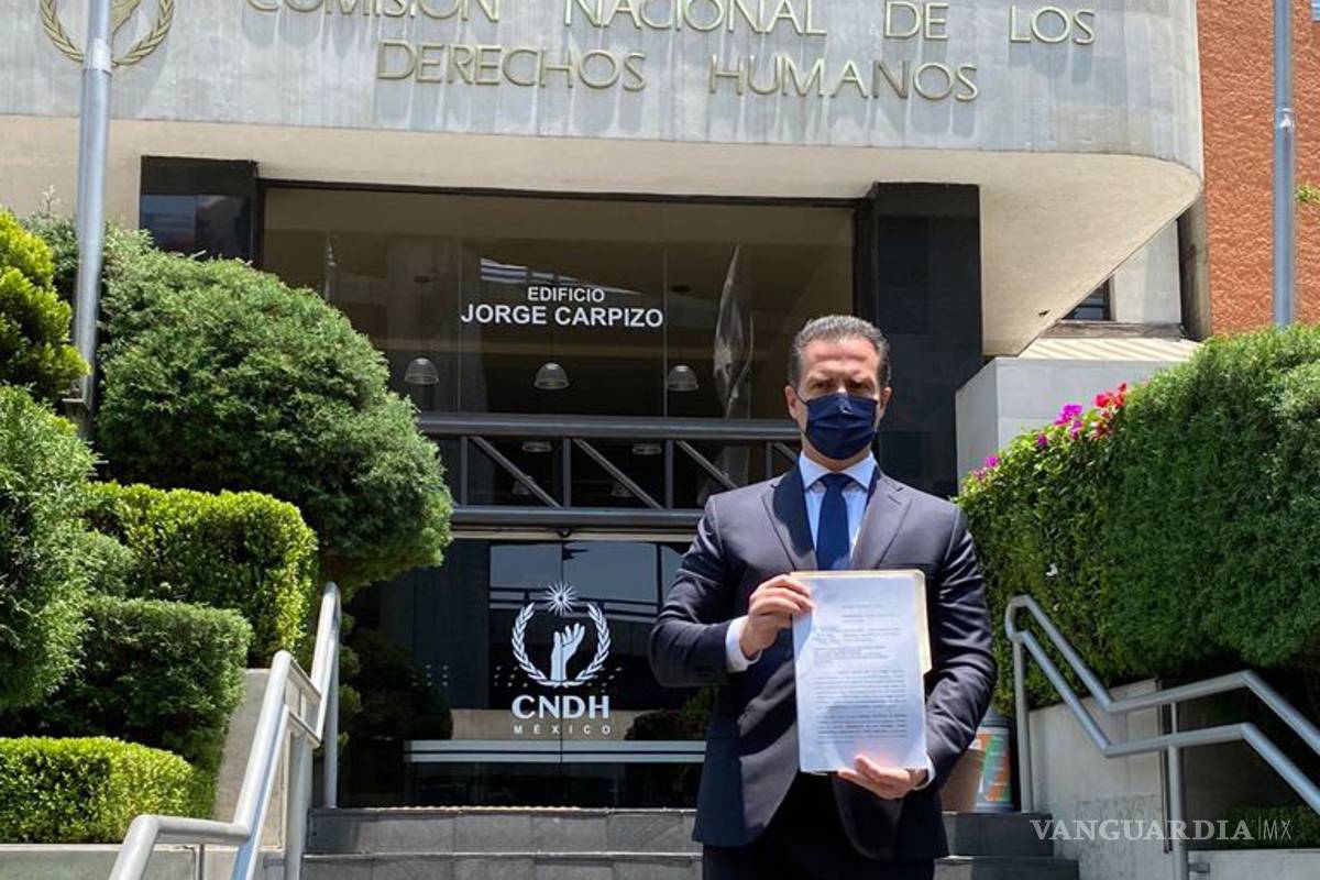 Denuncia Adrián de la Garza a AMLO ante la CNDH por intromisión