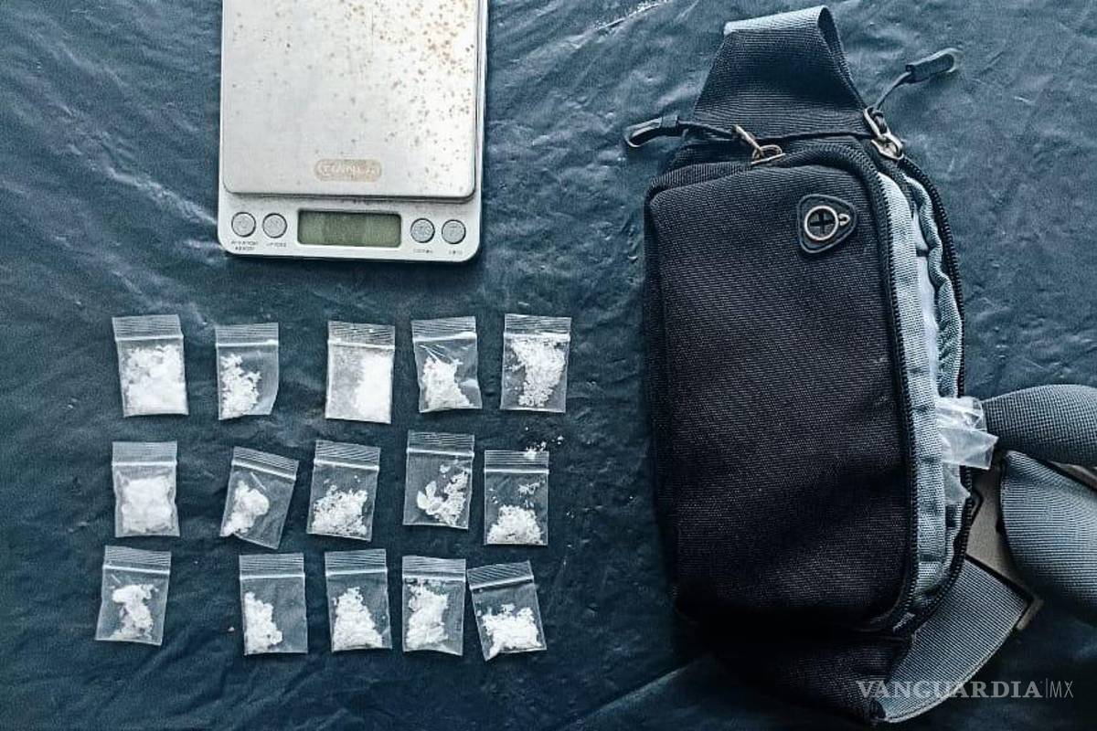 Mujer en Nuevo León denuncia a su exnovia por amenazas; la detienen por posesión de droga