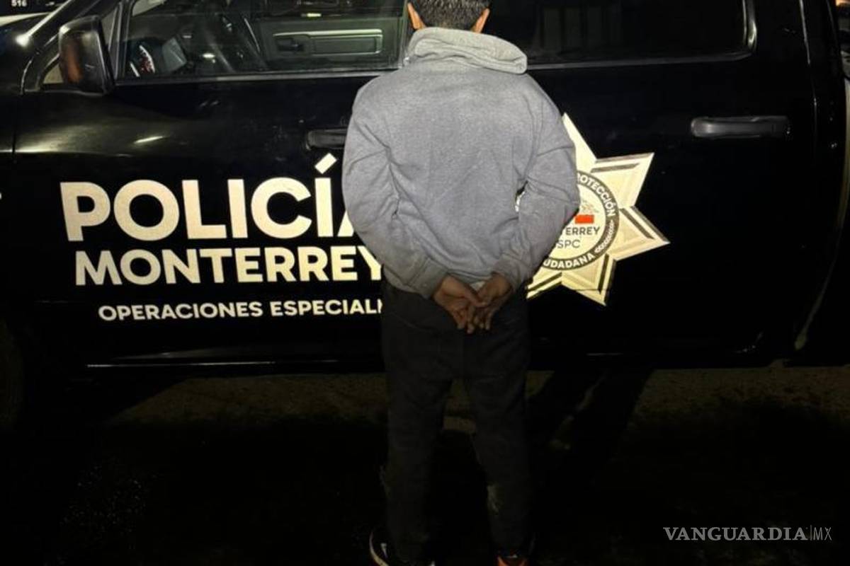 $!Tras persecución atrapan a dos menores de edad con cristal, en Monterrey