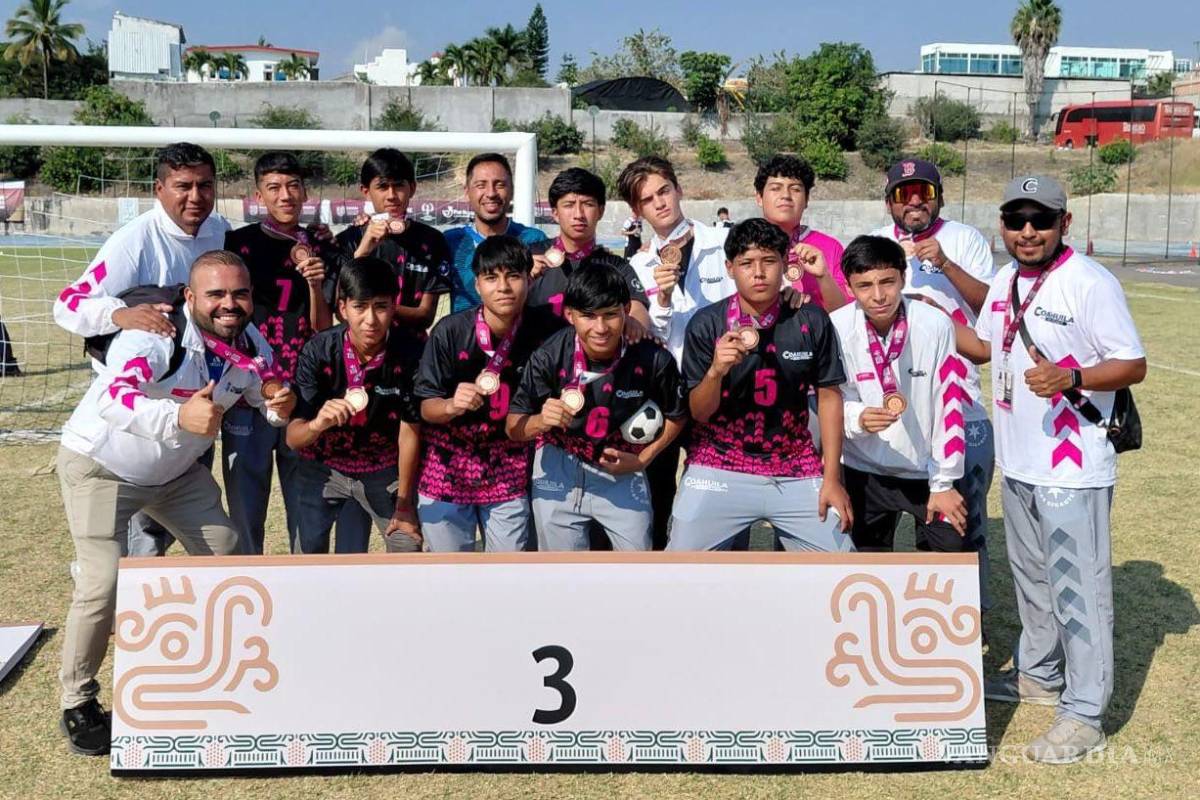 $!El equipo varonil 2009-2010 de fútbol 6x6 consiguió la medalla de bronce tras vencer 7-4 a Zacatecas.