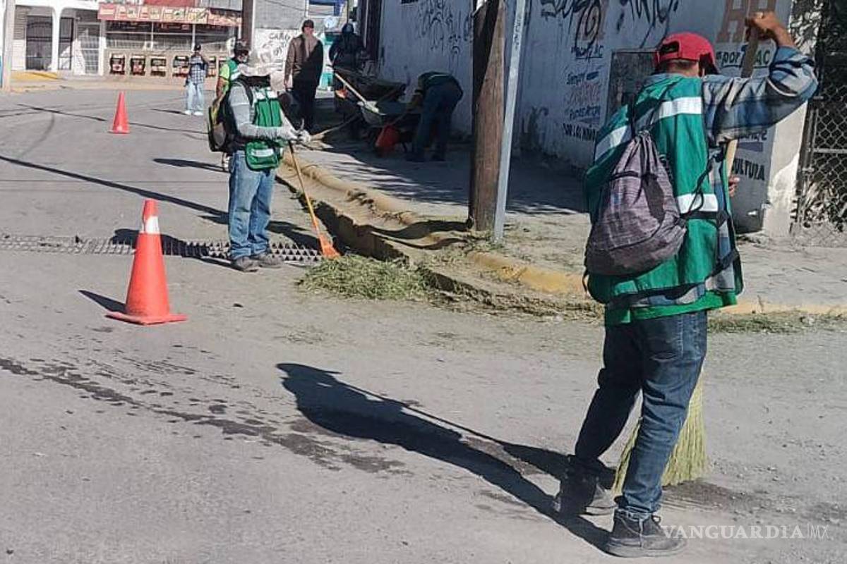 $!El programa de Empleo Temporal no solo mejora la imagen urbana, también representa un apoyo directo a la economía familiar.
