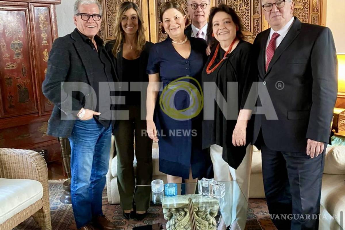 $!De derecha a izquierda: Ángel Verdugo, su esposa, Agustín Gutiérrez Canet, Martha Bárcena, Gabriela Kalifa Kaún y Plácido Garza.
