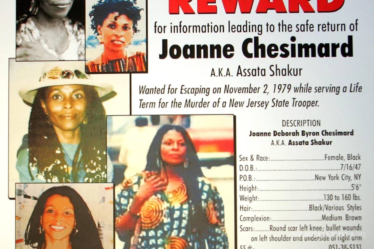 $!El 2 de mayo de 1973 fue arrestada por la muerte por disparos de un policía estatal en Nueva Jersey y acusada de múltiples delitos, incluyendo el asesinato del agene.