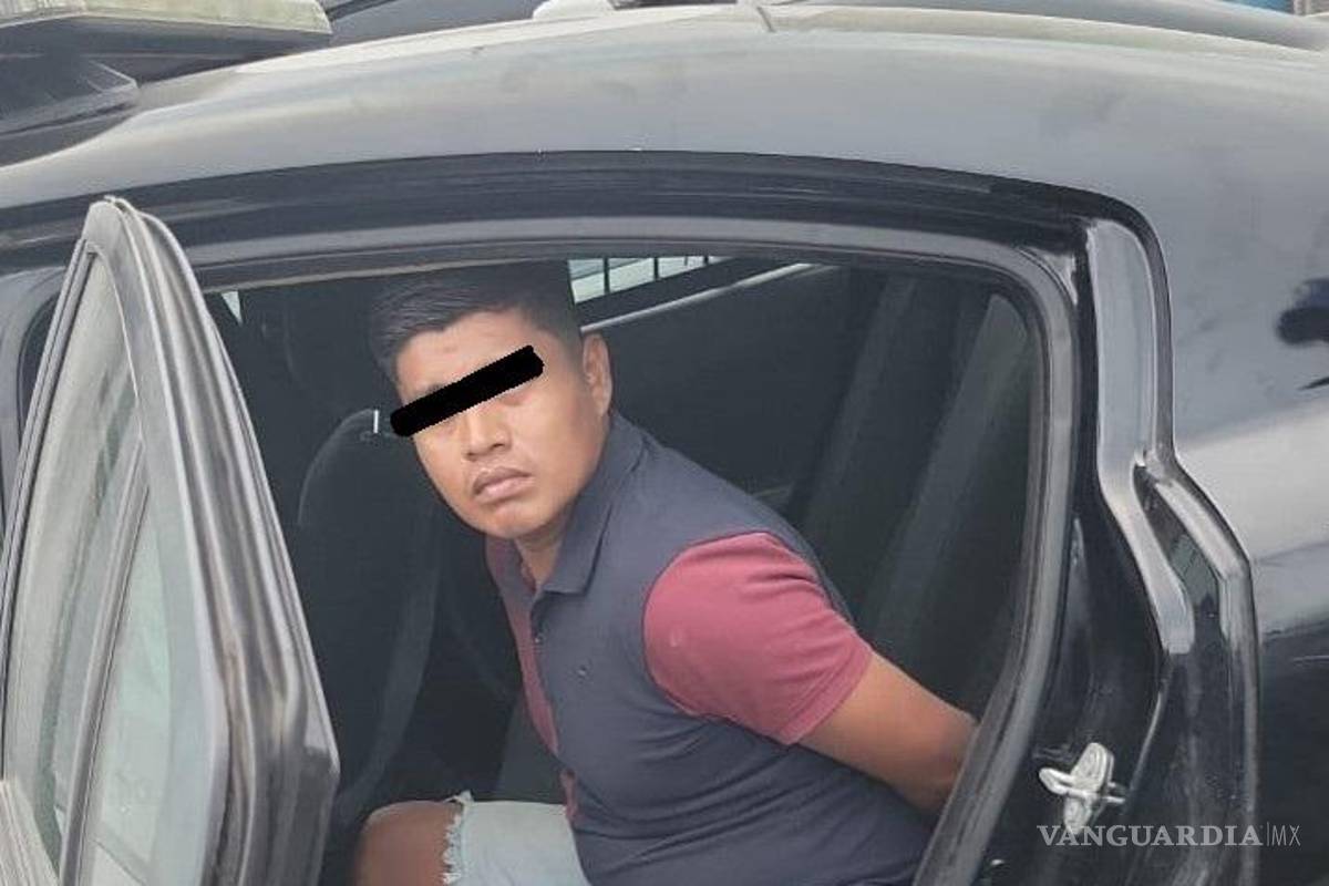 Policía de Monterrey detiene a hombre por abuso a una mujer a bordo de autobús