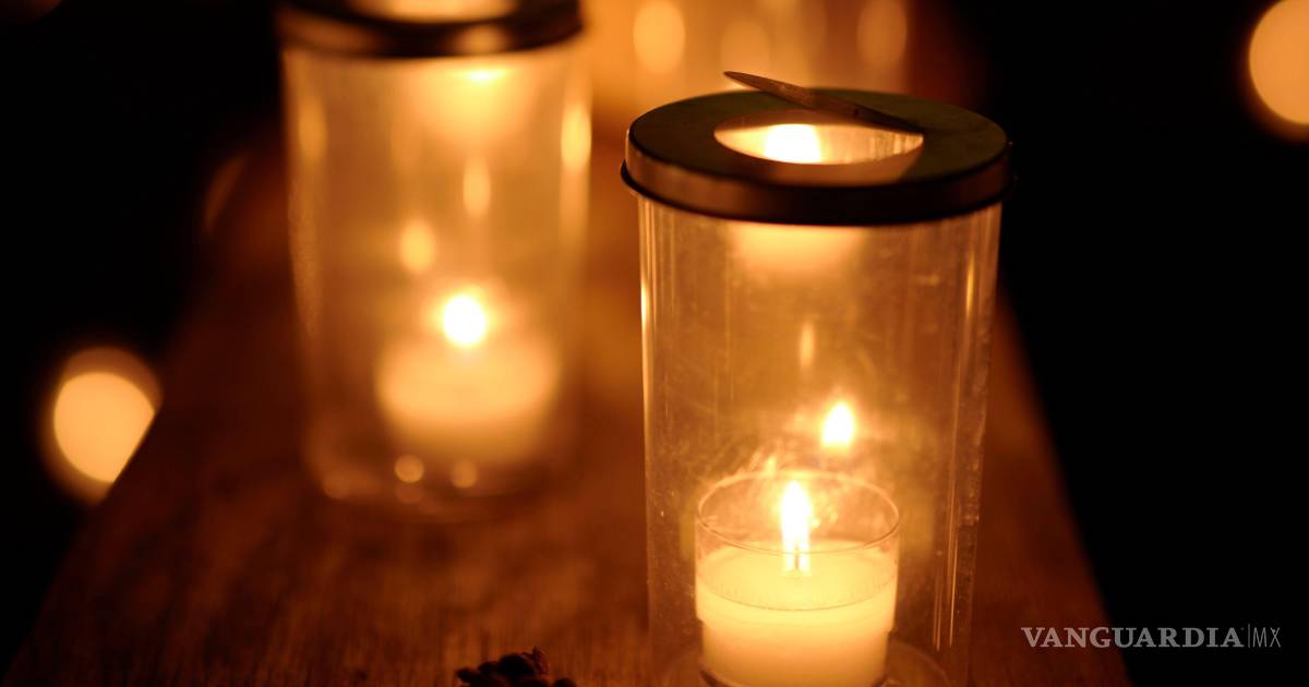 Día de Muertos: ¿Cómo hacer faroles para tu altar con frascos de vidrio reciclados?