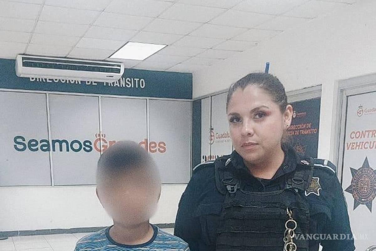 Policías de Guadalupe, Nuevo León rescatan a menor de 9 años que escapa de su casa
