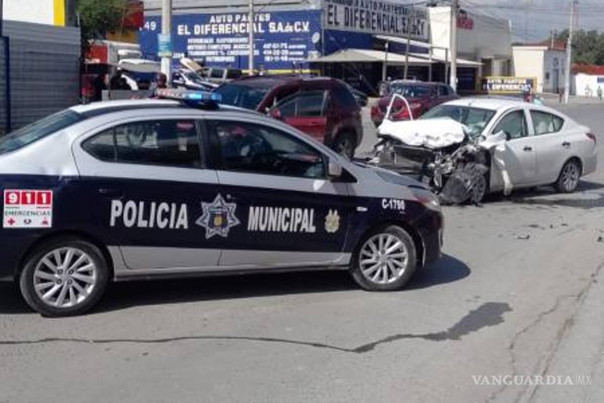 $!Acaba persecución en choque en la colonia Tierra y Libertad, en Saltillo